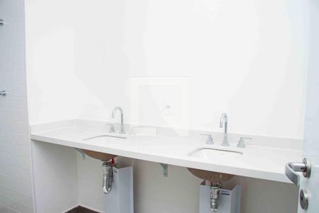 Apartamento à venda com 157m², 4 quartos e 3 vagas Apartamento à venda com 157m², 4 quartos e 3 vagasBanheiro do Quarto 3