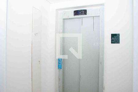 Apartamento à venda com 157m², 4 quartos e 3 vagas Apartamento à venda com 157m², 4 quartos e 3 vagasElevador