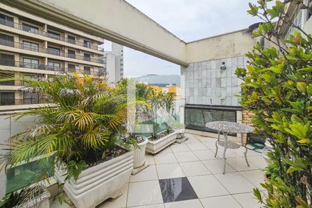 Apartamento para alugar com 230m², 3 quartos e 1 vagaVaranda