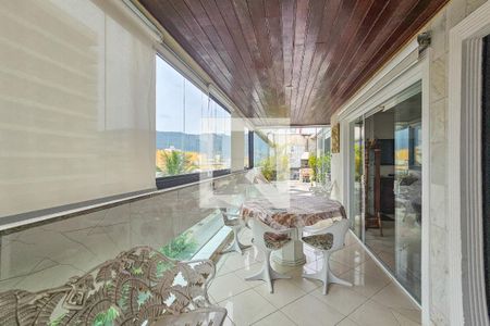 Apartamento para alugar com 230m², 3 quartos e 1 vagaVaranda