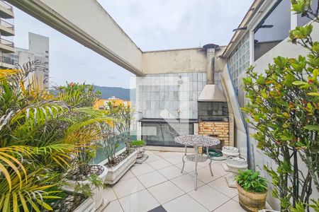 Apartamento para alugar com 230m², 3 quartos e 1 vagaVaranda