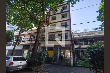 Apartamento à venda com 85m², 3 quartos e 1 vaga Apartamento à venda com 85m², 3 quartos e 1 vagaFachada e portaria