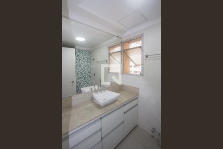 Apartamento à venda com 118m², 3 quartos e sem vagaBanheiro