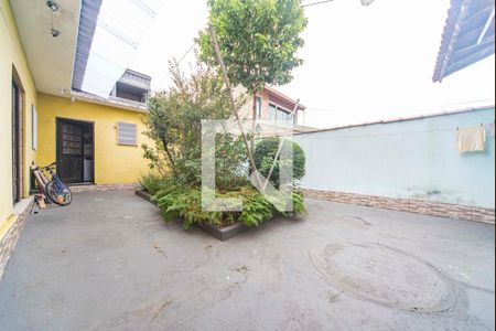 Casa à venda com 180m², 3 quartos e 4 vagas Casa à venda com 180m², 3 quartos e 4 vagasQuintal e Jardim