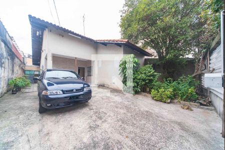 Casa à venda com 180m², 3 quartos e 4 vagas Casa à venda com 180m², 3 quartos e 4 vagasGaragem