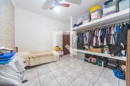 Casa à venda com 180m², 3 quartos e 4 vagas Casa à venda com 180m², 3 quartos e 4 vagasQuarto 3