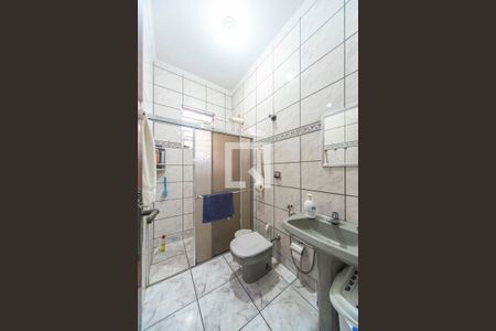 Casa à venda com 180m², 3 quartos e 4 vagas Casa à venda com 180m², 3 quartos e 4 vagasBanheiro Social