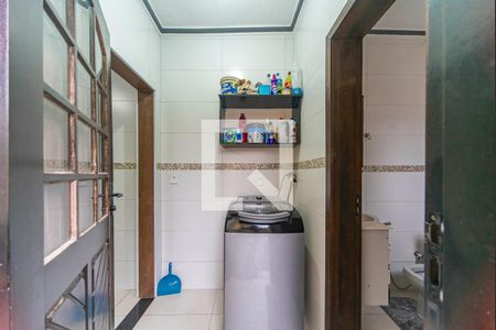 Casa à venda com 180m², 3 quartos e 4 vagas Casa à venda com 180m², 3 quartos e 4 vagasÁrea de Serviço casa 2