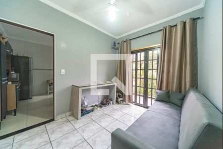 Casa à venda com 180m², 3 quartos e 4 vagas Casa à venda com 180m², 3 quartos e 4 vagasSala da Casa 2