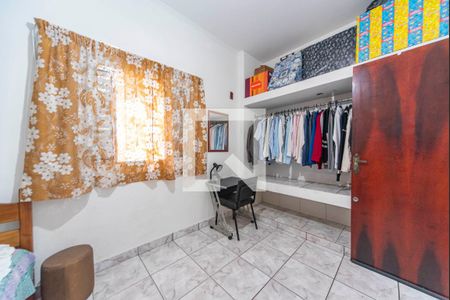 Casa à venda com 180m², 3 quartos e 4 vagas Casa à venda com 180m², 3 quartos e 4 vagasQuarto 2