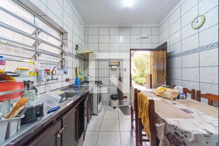 Casa à venda com 180m², 3 quartos e 4 vagas Casa à venda com 180m², 3 quartos e 4 vagasCozinha