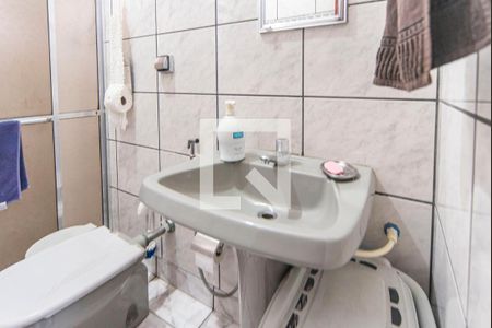 Casa à venda com 180m², 3 quartos e 4 vagas Casa à venda com 180m², 3 quartos e 4 vagasBanheiro Social