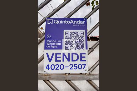 Casa à venda com 180m², 3 quartos e 4 vagas Casa à venda com 180m², 3 quartos e 4 vagasPlaca Instalada na Fachada