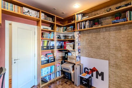 Apartamento à venda com 323m², 3 quartos e 2 vagas Apartamento à venda com 323m², 3 quartos e 2 vagasEscritório