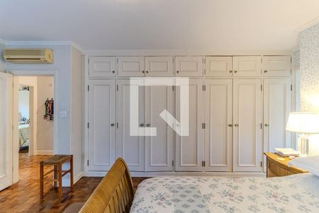 Apartamento à venda com 323m², 3 quartos e 2 vagas Apartamento à venda com 323m², 3 quartos e 2 vagasSuíte