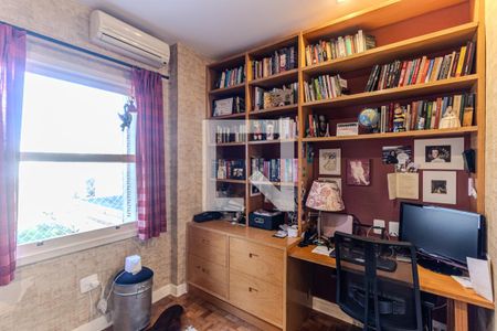 Apartamento à venda com 323m², 3 quartos e 2 vagas Apartamento à venda com 323m², 3 quartos e 2 vagasEscritório