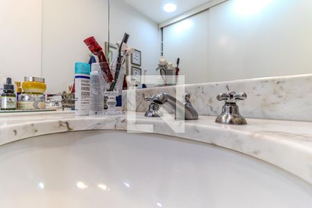 Apartamento à venda com 323m², 3 quartos e 2 vagas Apartamento à venda com 323m², 3 quartos e 2 vagasBanheiro da Suíte