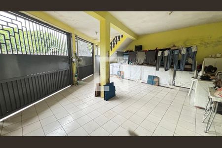 Casa à venda com 189m², 1 quarto e 2 vagas Casa à venda com 189m², 1 quarto e 2 vagasGaragem