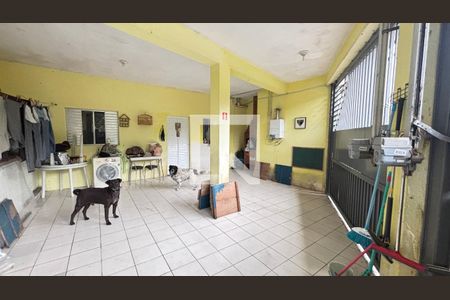 Casa à venda com 189m², 1 quarto e 2 vagas Casa à venda com 189m², 1 quarto e 2 vagasGaragem