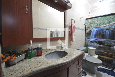 Casa à venda com 325m², 3 quartos e 4 vagasBanheiro Social