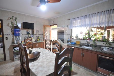 Casa à venda com 325m², 3 quartos e 4 vagasCozinha