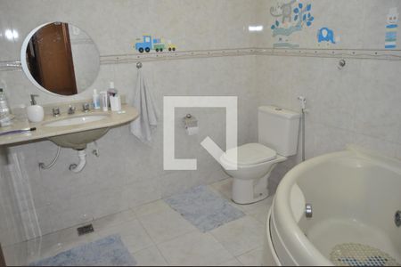 Apartamento à venda com 250m², 3 quartos e 2 vagasBanheiro Suíte