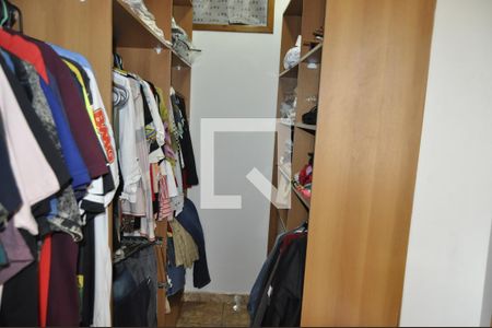 Apartamento à venda com 250m², 3 quartos e 2 vagasQuarto 4