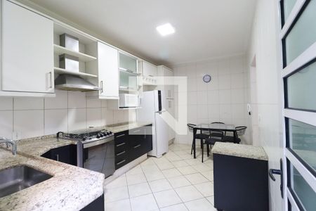 Casa à venda com 236m², 3 quartos e 3 vagasCozinha
