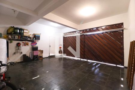 Casa à venda com 236m², 3 quartos e 3 vagasÁrea comum