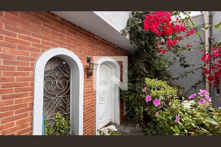 Casa à venda com 240m², 4 quartos e 1 vaga Casa à venda com 240m², 4 quartos e 1 vagaQuintal