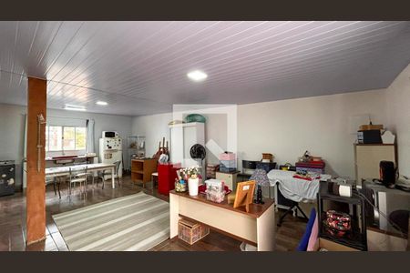 Casa à venda com 240m², 4 quartos e 1 vaga Casa à venda com 240m², 4 quartos e 1 vagaQuarto de Serviço