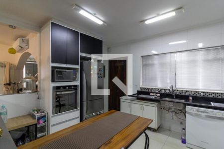 Casa à venda com 240m², 4 quartos e 1 vaga Casa à venda com 240m², 4 quartos e 1 vagaCozinha