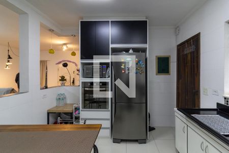 Casa à venda com 240m², 4 quartos e 1 vaga Casa à venda com 240m², 4 quartos e 1 vagaCozinha