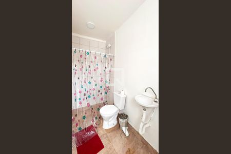 Casa à venda com 240m², 4 quartos e 1 vaga Casa à venda com 240m², 4 quartos e 1 vagaBanheiro de Serviço