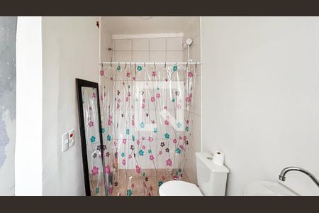 Casa à venda com 240m², 4 quartos e 1 vaga Casa à venda com 240m², 4 quartos e 1 vagaBanheiro de Serviço