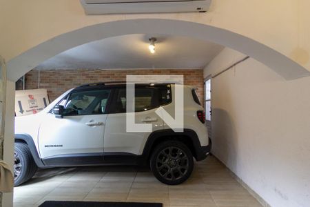 Casa à venda com 240m², 4 quartos e 1 vaga Casa à venda com 240m², 4 quartos e 1 vagaGaragem integrada