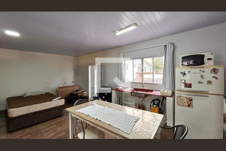 Casa à venda com 240m², 4 quartos e 1 vaga Casa à venda com 240m², 4 quartos e 1 vagaQuarto de Serviço