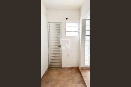 Casa à venda com 240m², 4 quartos e 1 vaga Casa à venda com 240m², 4 quartos e 1 vagaBanheiro de Serviço