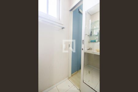 Casa de condomínio à venda com 1480m², 4 quartos e 9 vagas Casa de condomínio à venda com 1480m², 4 quartos e 9 vagasBanheiro da Suíte 2