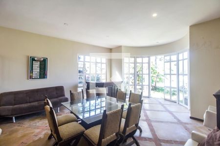 Casa de condomínio à venda com 1480m², 4 quartos e 9 vagas Casa de condomínio à venda com 1480m², 4 quartos e 9 vagasÁrea comum - Salão de festas