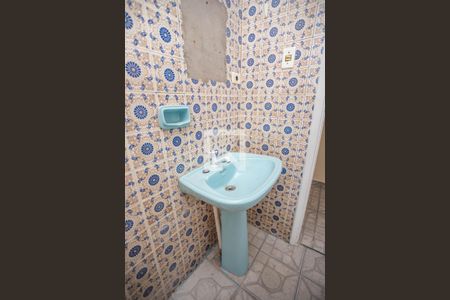 Casa para alugar com 250m², 3 quartos e 2 vagasBanheiro social