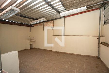 Casa para alugar com 250m², 3 quartos e 2 vagasÁrea de serviço