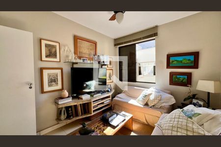 Apartamento à venda com 110m², 3 quartos e 2 vagas Apartamento à venda com 110m², 3 quartos e 2 vagasSuíte