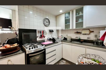 Apartamento à venda com 110m², 3 quartos e 2 vagas Apartamento à venda com 110m², 3 quartos e 2 vagasCozinha