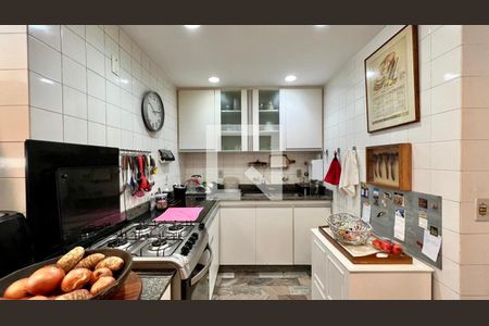 Apartamento à venda com 110m², 3 quartos e 2 vagas Apartamento à venda com 110m², 3 quartos e 2 vagasCozinha