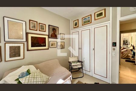 Apartamento à venda com 110m², 3 quartos e 2 vagas Apartamento à venda com 110m², 3 quartos e 2 vagasSuíte