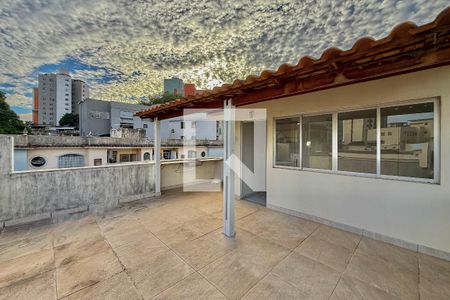 Apartamento à venda com 140m², 2 quartos e 2 vagasCobertura