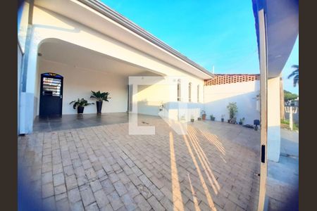 Casa à venda com 165m², 3 quartos e 4 vagas Casa à venda com 165m², 3 quartos e 4 vagasFoto 02