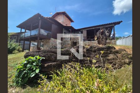 Casa de condomínio à venda com 230m², 3 quartos e 4 vagas