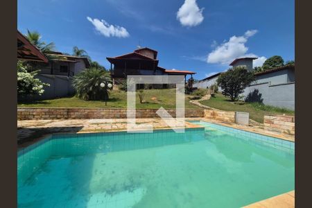 Casa de condomínio à venda com 230m², 3 quartos e 4 vagas